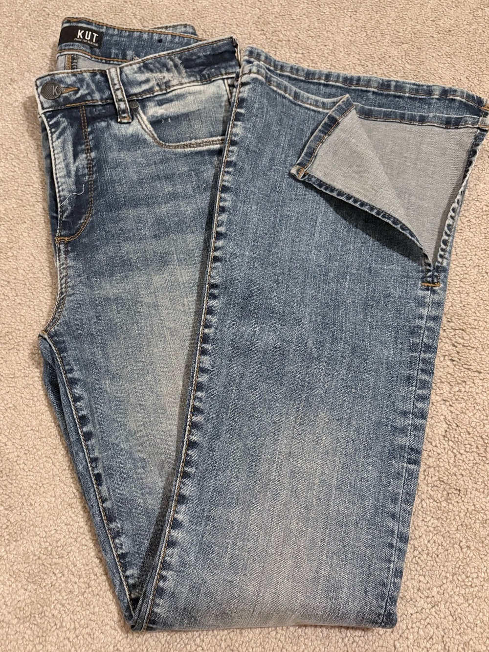 Kut from the Kloth Women’s Ana High Rise Fab Ab Flare with Slit in leg.